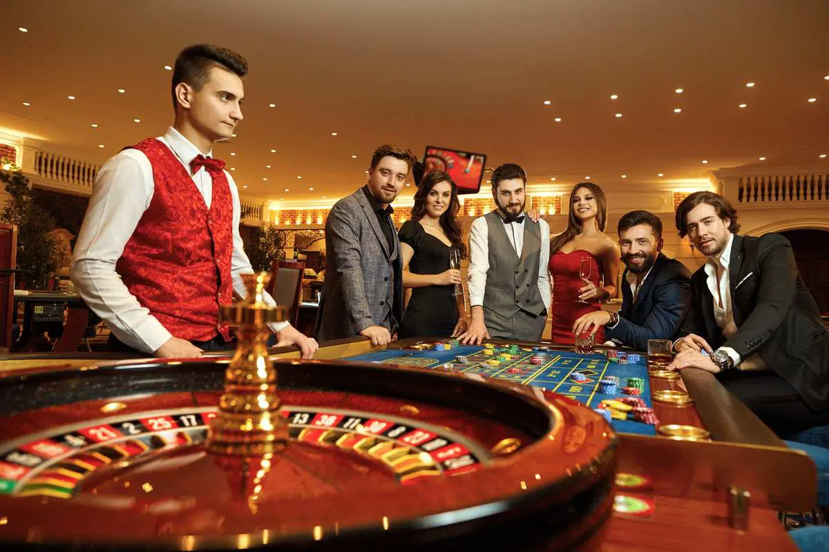 Casino Etiquette – How to Behave at the Tables and Slot Machines